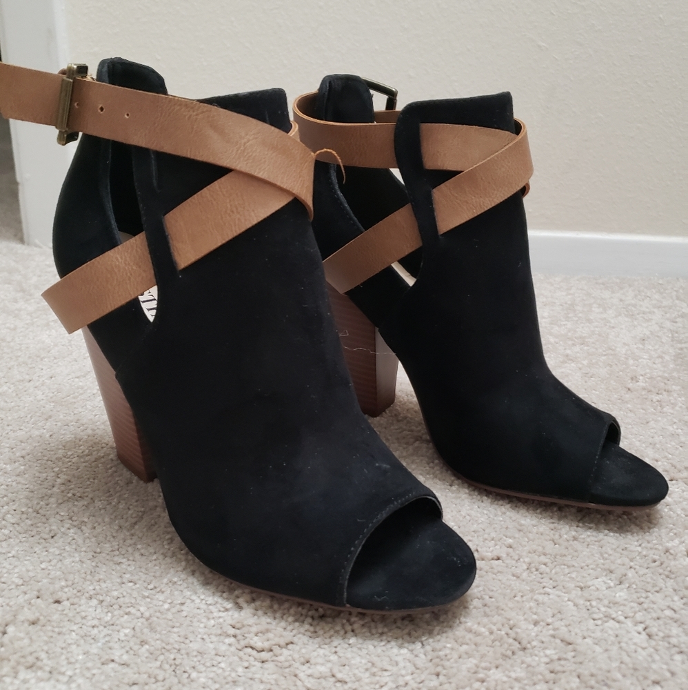Black heeled booties